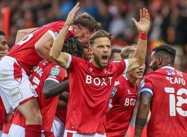 开云网页版登录入口-英超发挥震撼，精彩反击与战术变化成为亮点